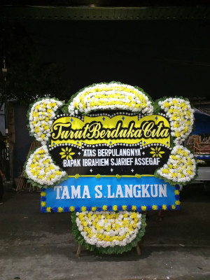 Papan Bunga Duka di Kwadungan Jurang