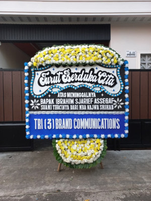 Papan Bunga Duka di Kwadungan Jurang